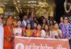 वर्ल्ड हिंदू फेडरेशन ने इंदौर में लेंसकार्ट के शोरूम के बाहर किया प्रदर्शन