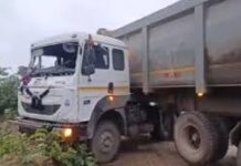 सरगुजा में एनएच 43 पर ट्रक और दो कारों की भिड़ंत, छह की हालत गंभीर