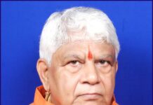 प्रशासन की बारिश में सावधानी बरतने की अपील के बीच नौनिहालों की सुरक्षा पर सवाल